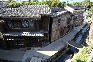 井戸から出た龍の骨の姿を描いた図